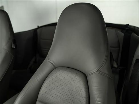 Used 2001 Porsche 911 Cabriolet image 28