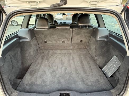 Used 2010 Volvo V50 2.4i image 3