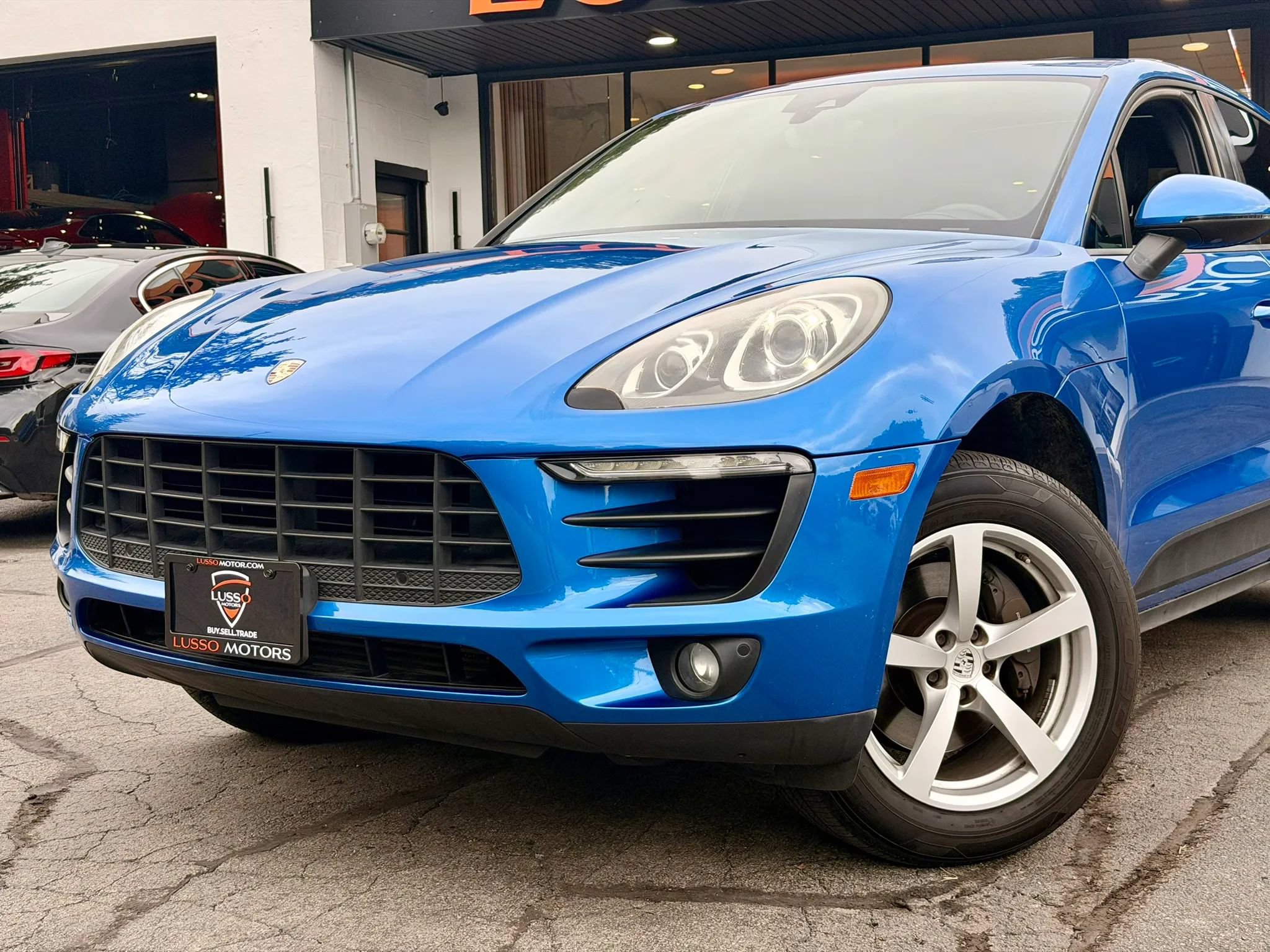 Used 2017 Porsche Macan AWD/4WD image 53