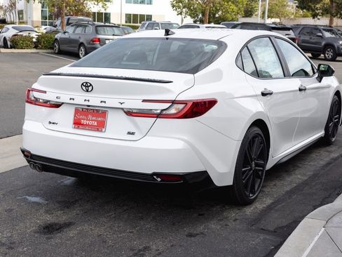 New 2026 Toyota Camry Hybrid FWD image 5
