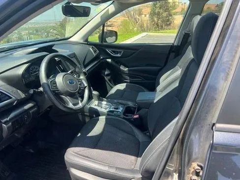 Used 2019 Subaru Forester Premium w/ All-Weather Package AWD/4WD image 10