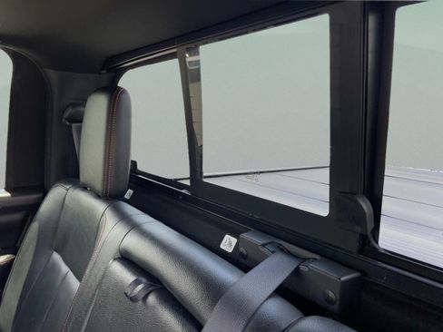 Used 2021 Nissan Titan PRO-4X w/ Pro-4x Convenience Package AWD/4WD image 11