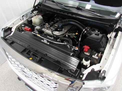 Used 2019 Nissan Titan Platinum Reserve w/ Platinum Utility Package image 35
