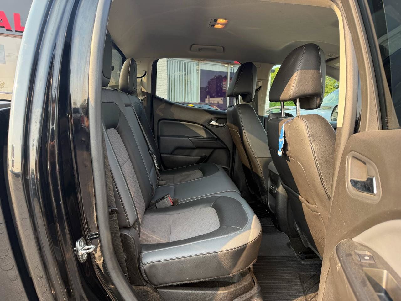 Used 2016 Chevrolet Colorado Z71 AWD/4WD image 6