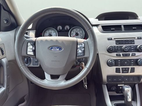 Used 2011 Ford Focus SE w/ 201A Rapid Spec Order Code FWD image 9