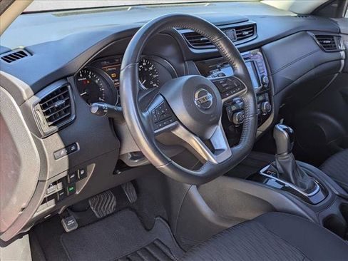 Used 2018 Nissan Rogue SV image 10