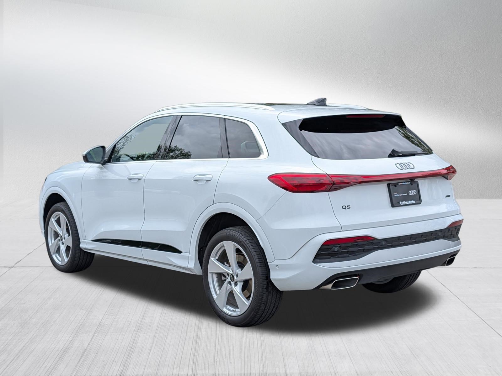 Used 2025 Audi Q5 Premium Plus w/ Premium Plus AWD/4WD image 5