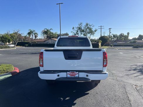 Used 2020 Nissan Frontier S image 6