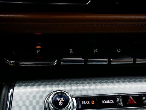 Used 2021 Lincoln Aviator Grand Touring w/ Equipment Group 301A AWD/4WD image 23