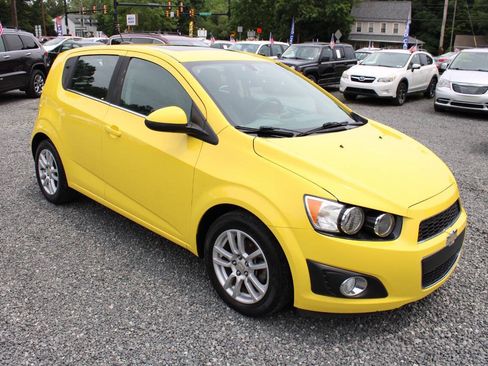 Used 2016 Chevrolet Sonic LT w/ LT Promotional Package FWD image 4