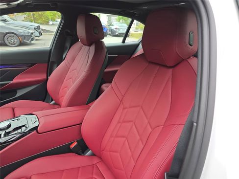 New 2026 BMW 550e xDrive AWD/4WD image 22