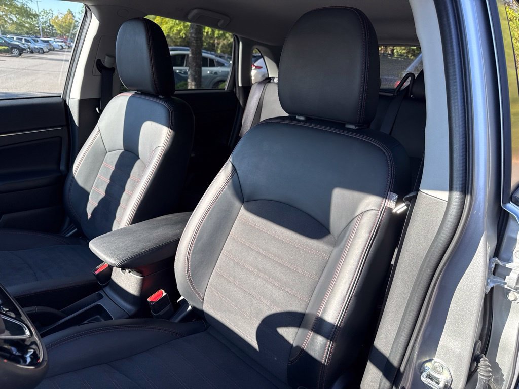 Used 2025 Mitsubishi Outlander Sport SE AWD/4WD image 15