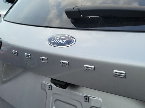Used 2021 Ford Escape SE w/ SE Sport Appearance Package FWD image 7
