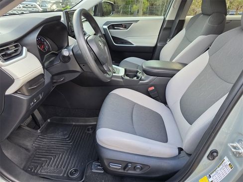 Certified 2020 Toyota RAV4 XLE image 25