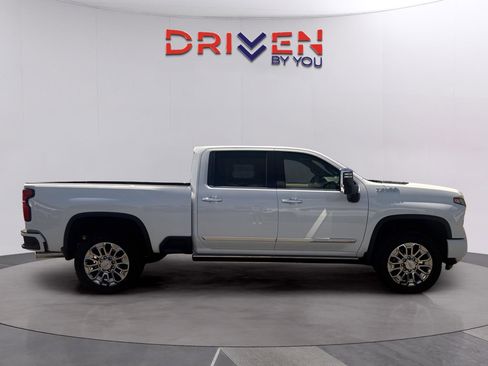 New 2026 Chevrolet Silverado 2500 High Country w/ High Country Premium Package AWD/4WD image 6