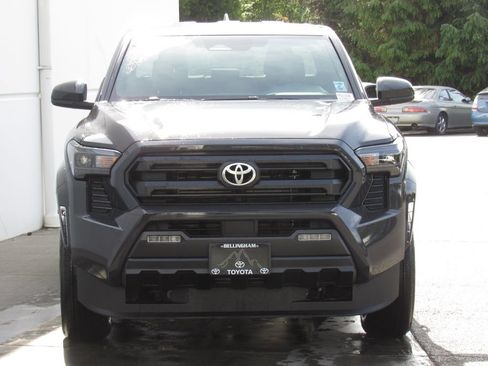 Certified 2025 Toyota Tacoma SR5 AWD/4WD image 3