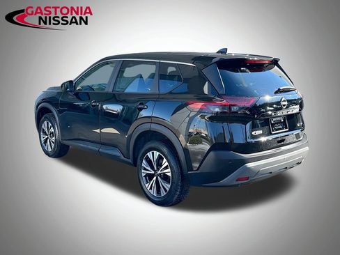 Used 2023 Nissan Rogue SV image 6