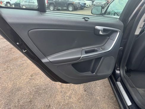 Used 2017 Volvo S60 T5 Inscription w/ Convenience Package image 23