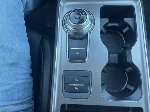 Used 2024 Ford Edge Titanium image 27