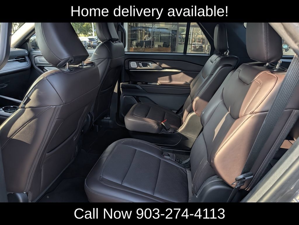 Used 2026 Ford Explorer Platinum RWD image 27