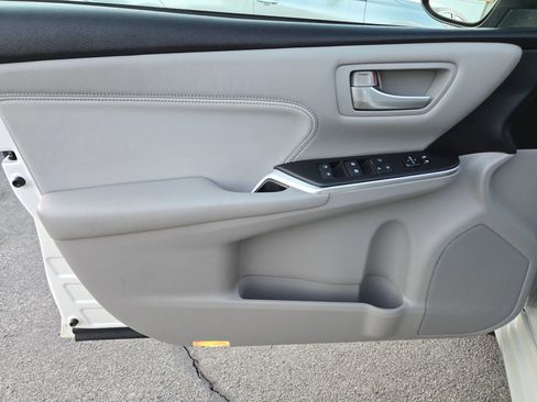 Used 2017 Toyota Camry XLE image 31