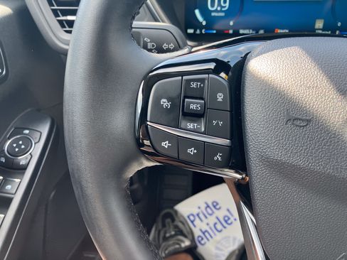 Certified 2025 Ford Escape Platinum AWD/4WD image 23
