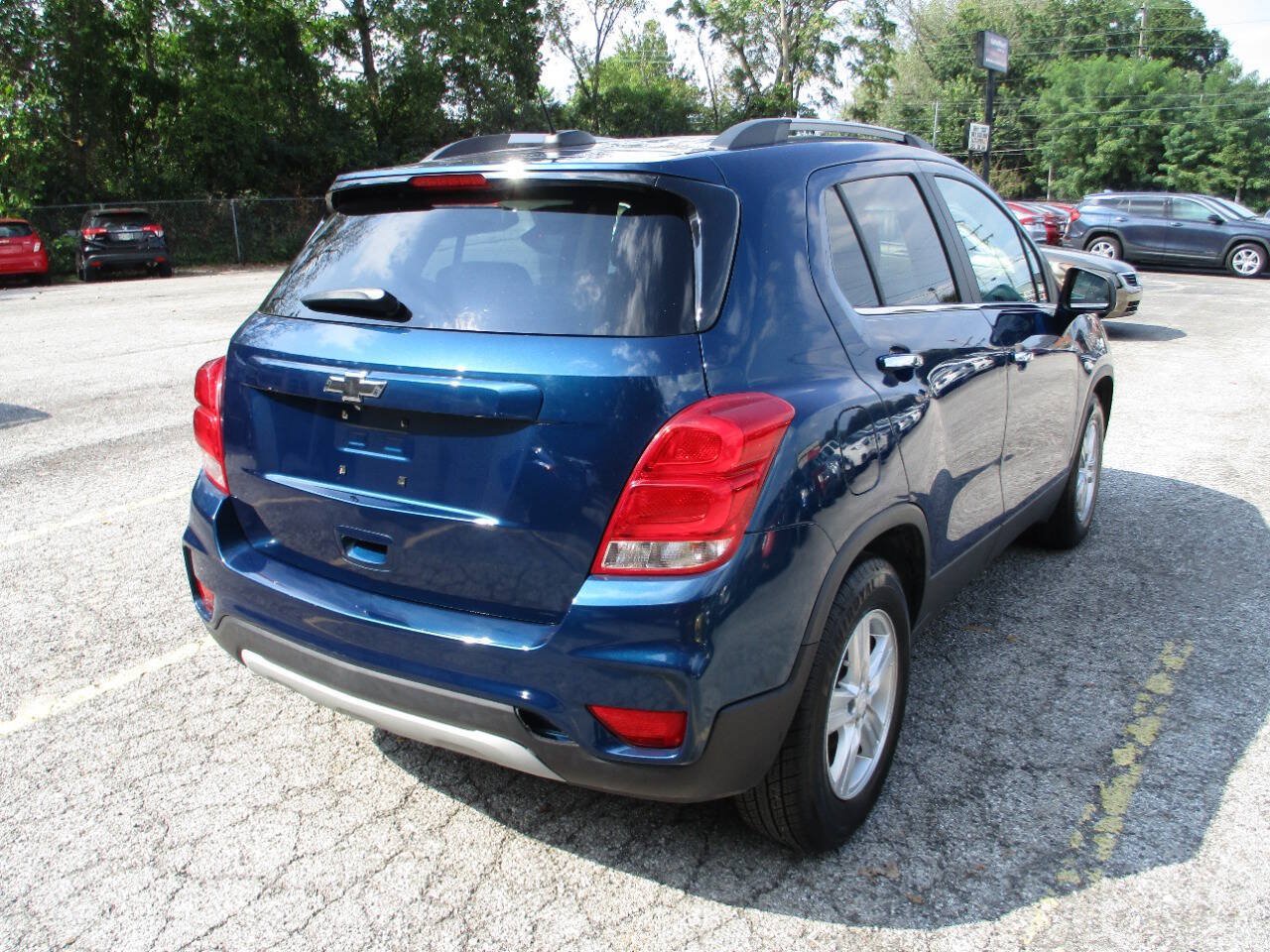 Used 2020 Chevrolet Trax LT w/ LT Convenience Package FWD image 2