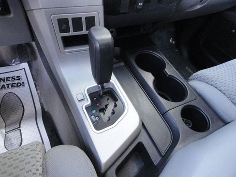 Used 2008 Toyota Tundra 4x4 CrewMax image 13