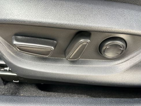 Used 2025 Toyota Camry SE image 23