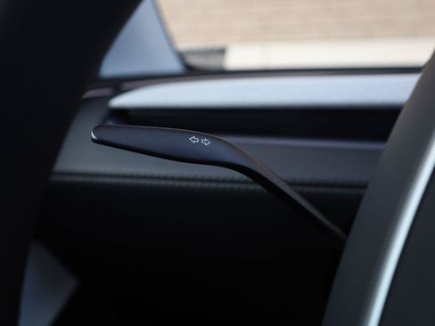 Used 2026 Tesla Model Y 2WD image 36
