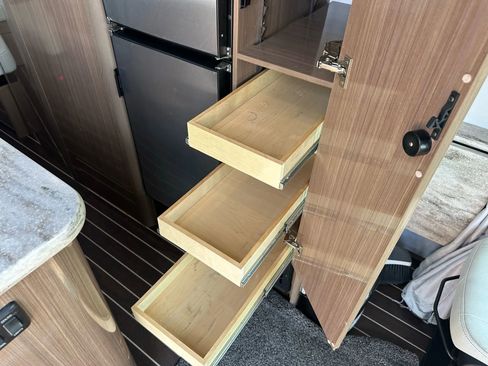 Used 2016 Mercedes-Benz Sprinter 3500 image 44