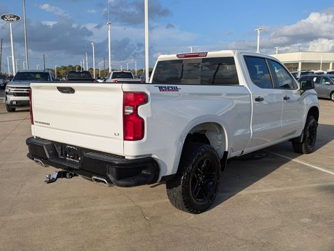 Used 2023 Chevrolet Silverado 1500 LT Trail Boss w/ Convenience Package II image 3