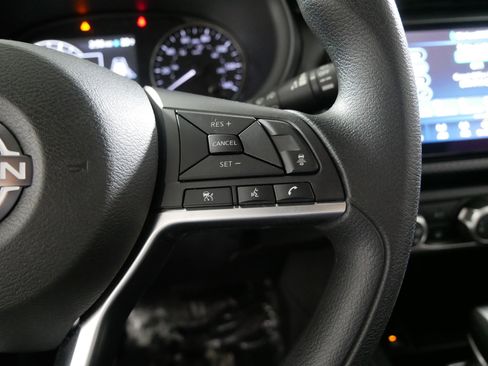 Used 2024 Nissan Kicks SV image 28