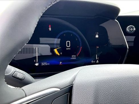 New 2026 Chevrolet Trax ACTIV w/ Sunroof Package FWD image 21