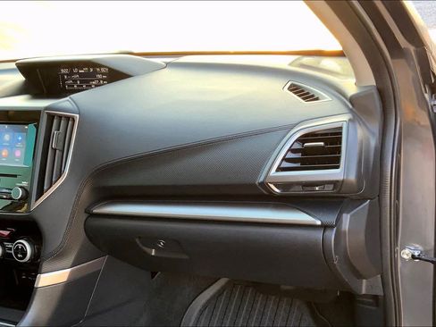 Used 2022 Subaru Forester Premium image 17