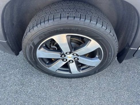 Used 2018 Chevrolet Traverse LT FWD image 9