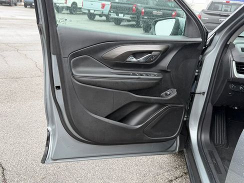 Used 2023 GMC Terrain SLE w/ Driver Convenience Package image 26