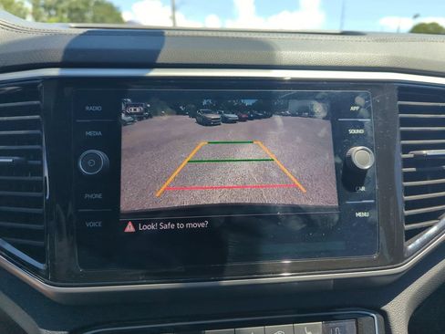 Used 2023 Volkswagen Atlas Cross Sport SE w/ Panoramic Sunroof Package FWD image 26