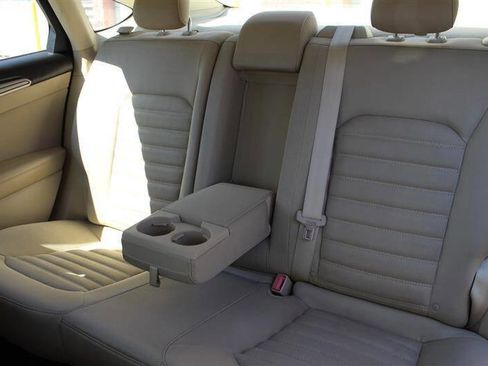 Used 2013 Ford Fusion SE image 25