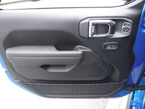 New 2025 Jeep Gladiator Willys image 16