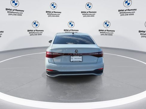 Used 2025 Volkswagen Jetta SE FWD image 7