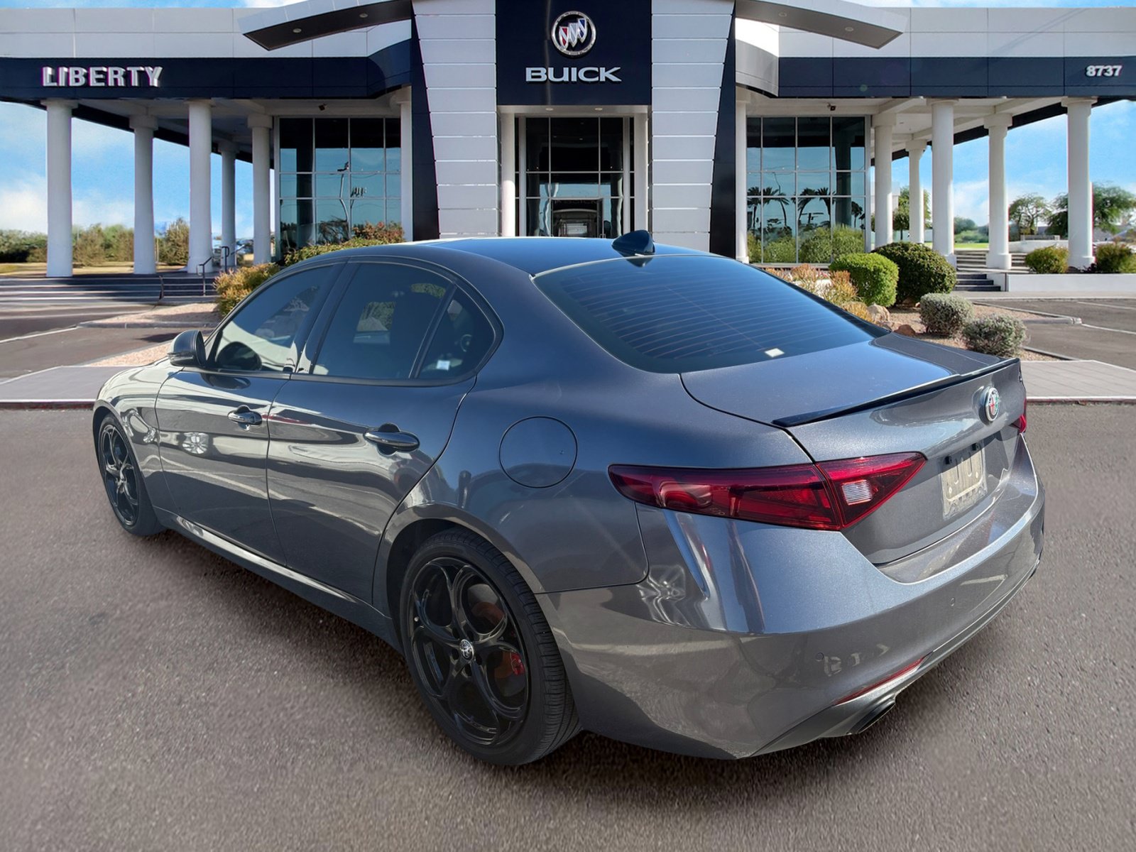 Used 2023 Alfa Romeo Giulia Sprint RWD image 3