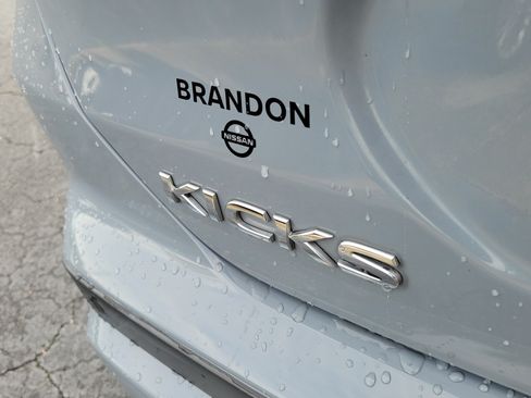 Used 2021 Nissan Kicks SV FWD image 9