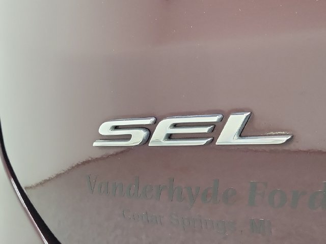 Used 2022 Ford Edge SEL w/ Convenience Package AWD/4WD image 6