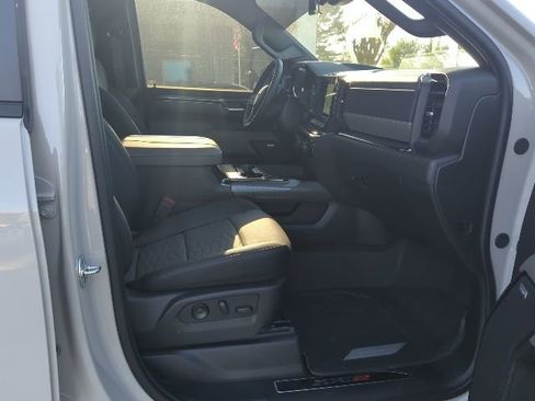 Used 2026 Chevrolet Silverado 2500 ZR2 w/ LPO, Dark Essentials Package AWD/4WD image 19