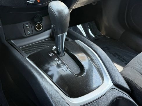 Used 2015 Nissan Rogue SV AWD/4WD image 27