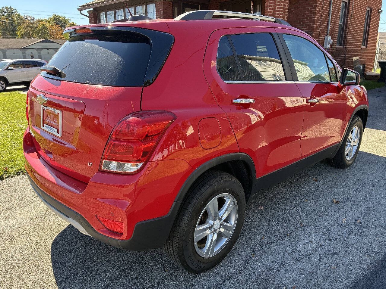 Used 2017 Chevrolet Trax LT w/ Driver Confidence Package AWD/4WD image 4
