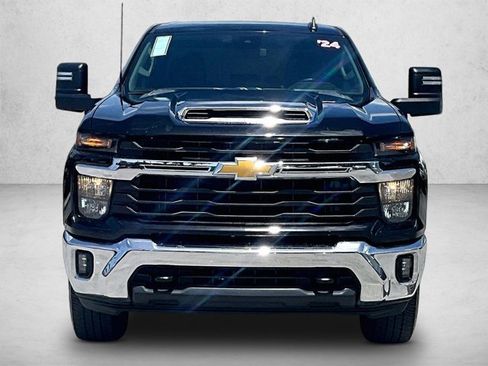Used 2024 Chevrolet Silverado 2500 LT w/ Convenience Package AWD/4WD image 3
