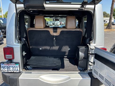 Used 2012 Jeep Wrangler Sahara AWD/4WD image 9