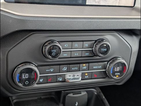 Used 2025 Ford Bronco Outer Banks AWD/4WD image 16